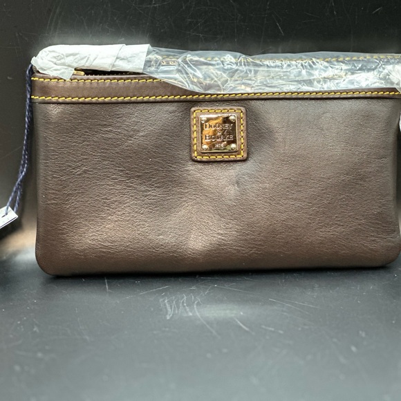 Dooney Bourke Large Slim Wristlet - Picture 4 of 14